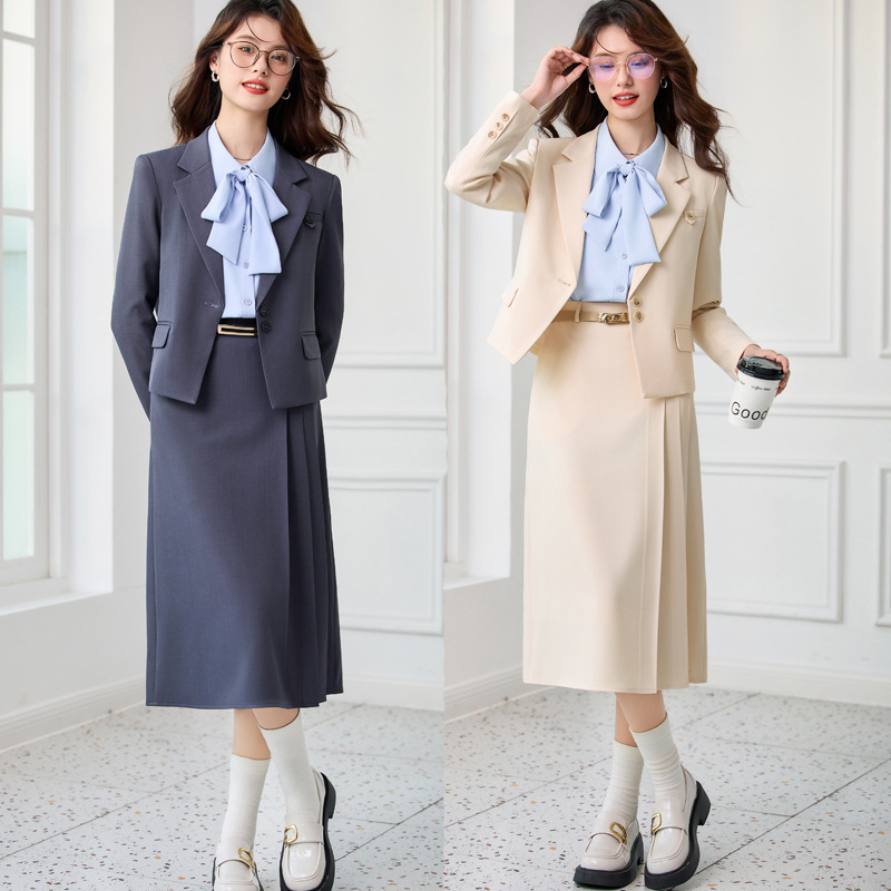 Women'S Formal Wear Petite - Completo grigio da donna per primavera